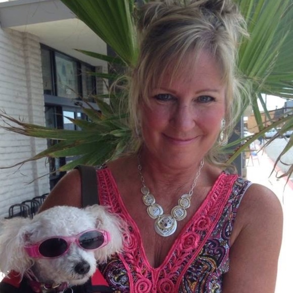 Meet your Posher, Joanne - Picture 1 of 1