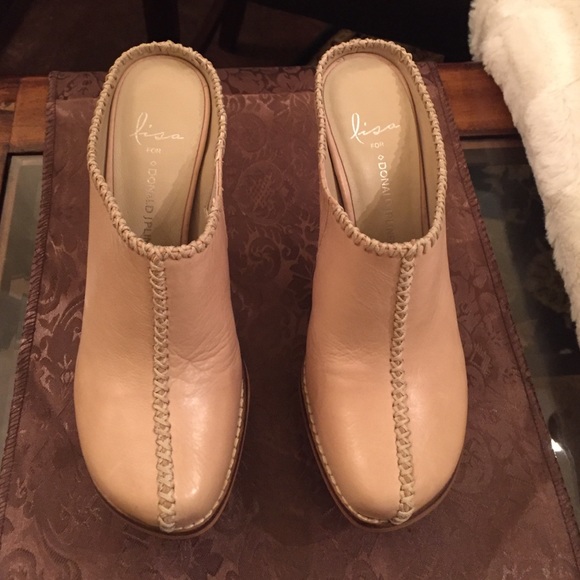 Donald Pliner Clogs