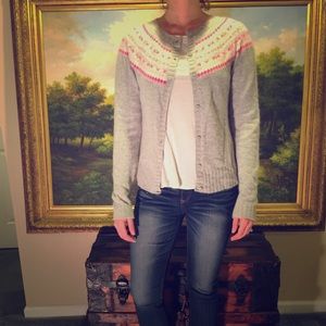 Grey cardigan with pink detailing