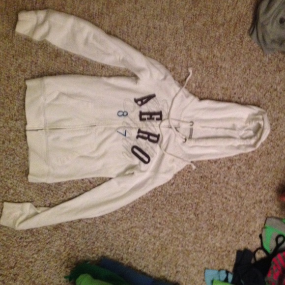 White  Aeropostale zip up jacket with hood