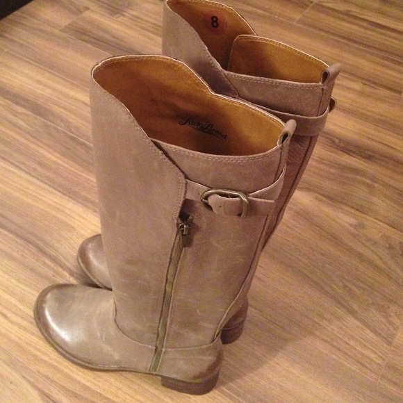 Lucky Brand Gray boots