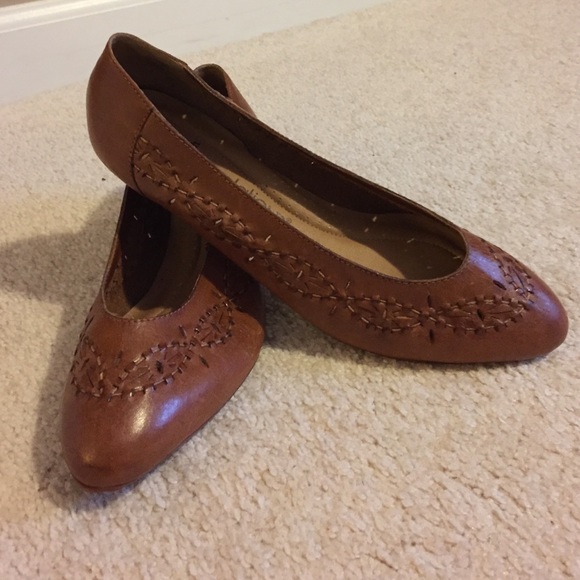 Brown leather laser cut shoes