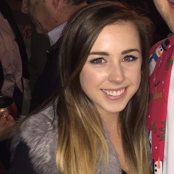 meet your posher Caroline - Picture 3 of 4