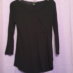 3/4 sleeve black shirt