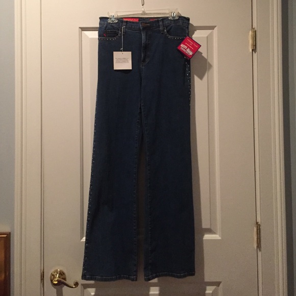 NYDJ BOOT CUT JEANS - NWT