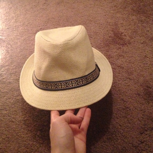 Fedora - Picture 2 of 2