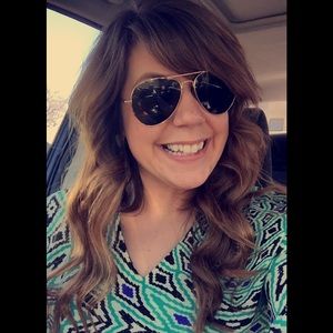 Meet your Posher, Laura