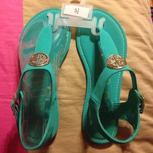 NWT! Minty green sandals.