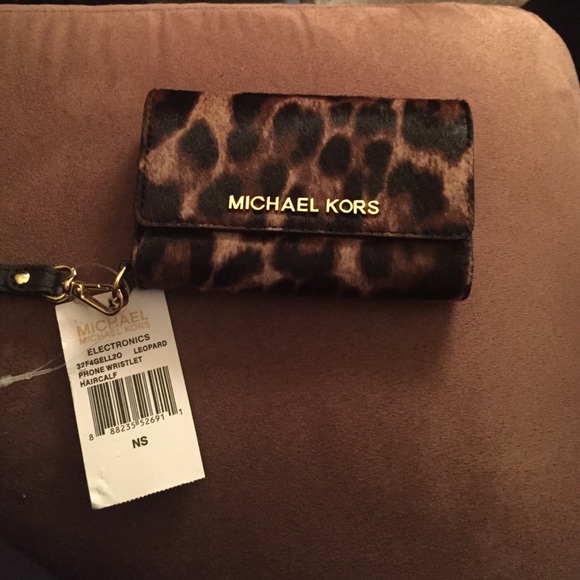 Michael Kors iPhone 5s case/wristlet