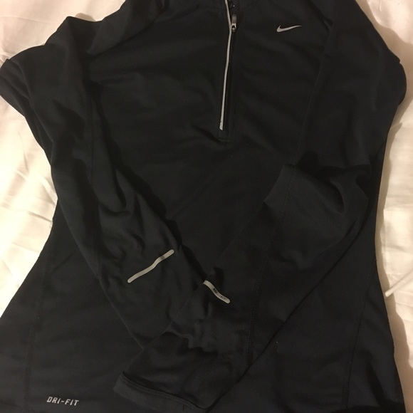 Nike dri fit element xs