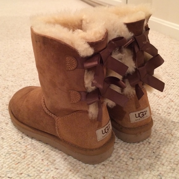 ❗️SOLD❗️Bailey Bow Uggs