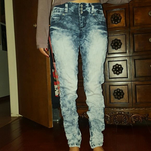 Stretchy Acid Washed High Wasted Pants - Picture 4 of 4