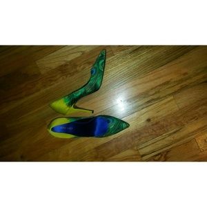 Peacock print shoe #fashionchick