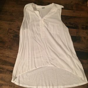 White pocket tank