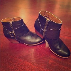 Kork-Ease Isa Black Booties