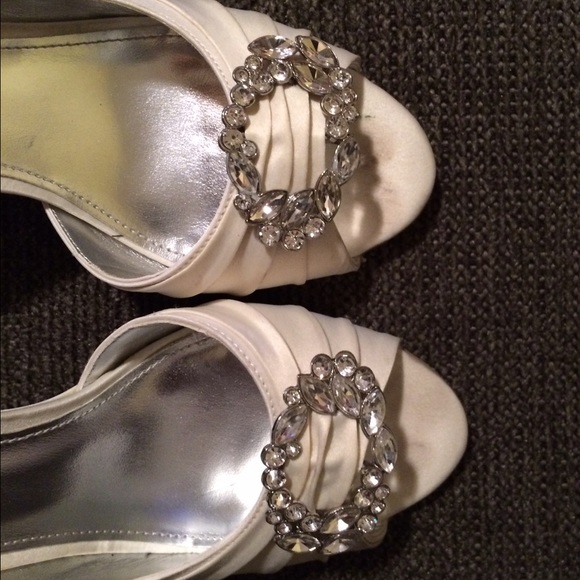 Vintage style wedding shoes - Picture 4 of 4