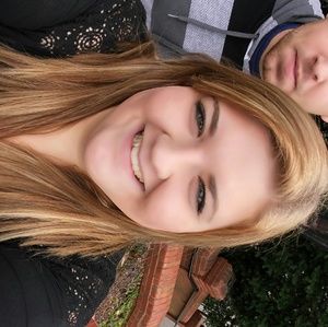 Meet your Posher, Kayla