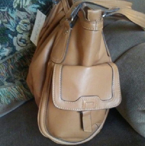 Large camel color handbag/new - Picture 3 of 4