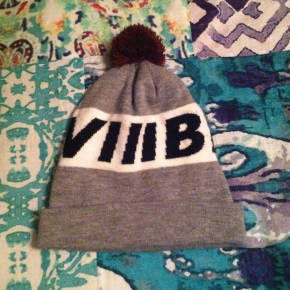 H&M Gray and white hate with black lettering