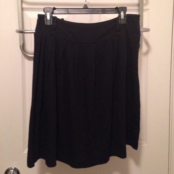 Black skirt from old navy size M. - Picture 1 of 3