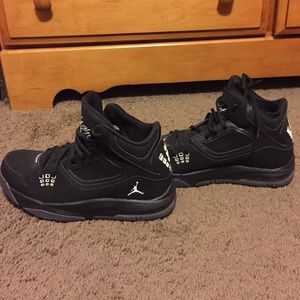 Jordan youth Size 7