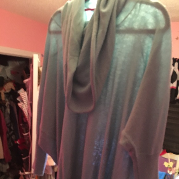 Blue shirt 😍 - Picture 2 of 3