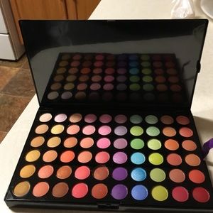 Beautiful 120 eye palette bhcosmetics