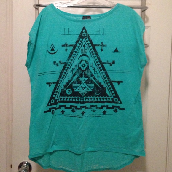 Full tilt XL Aztec tee.