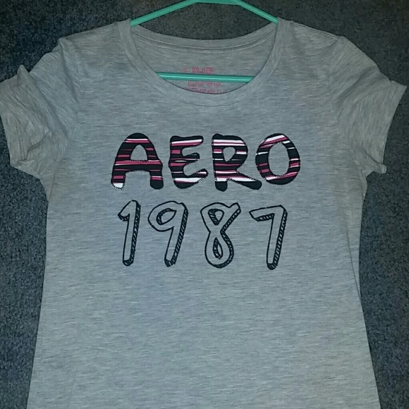 Super cute gray Aeropostale top - Picture 2 of 4