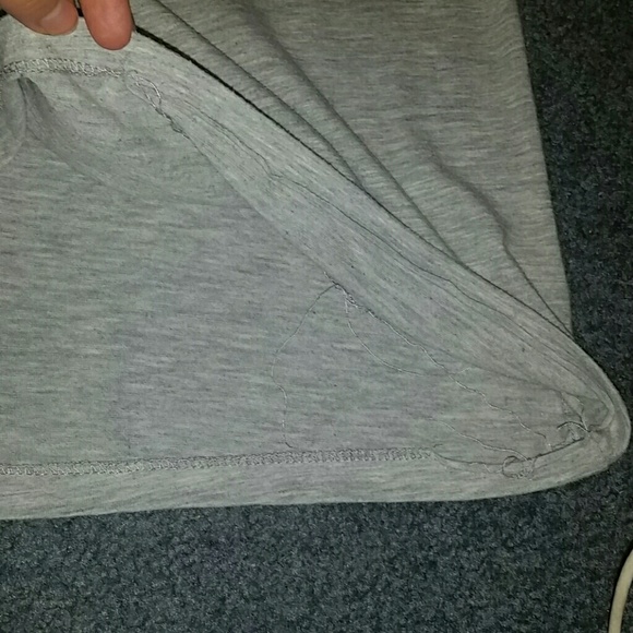 Super cute gray Aeropostale top - Picture 4 of 4