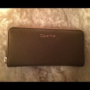 BRAND NEW Calvin Klein Leather Continental Wallet