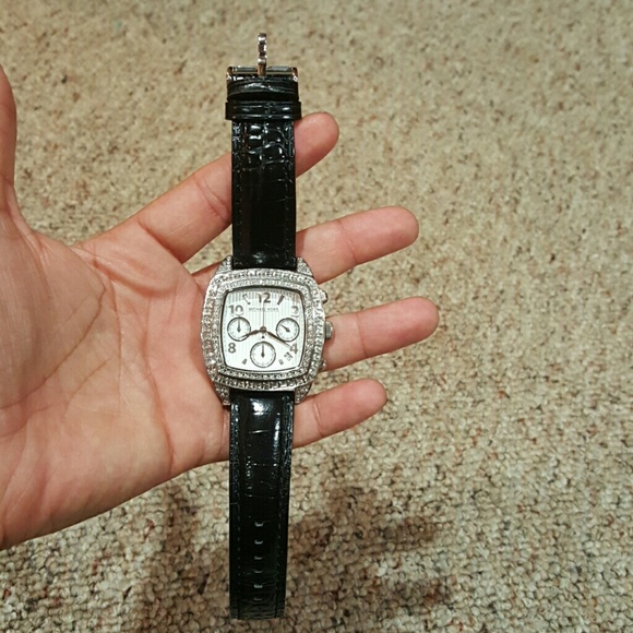 Michael kors leather strap watch MK 5103