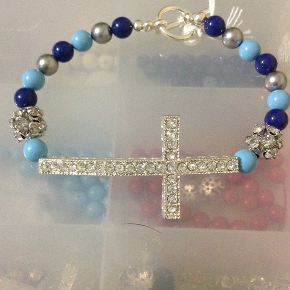 Side cross bracelet