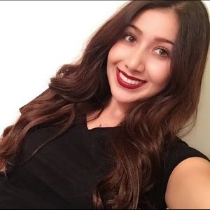 Meet your Posher, Monica