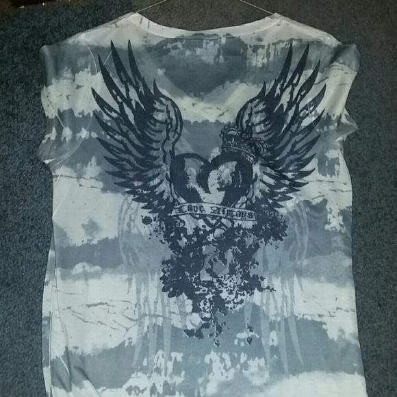 Black and white super cute heart and wing Top - Picture 3 of 4