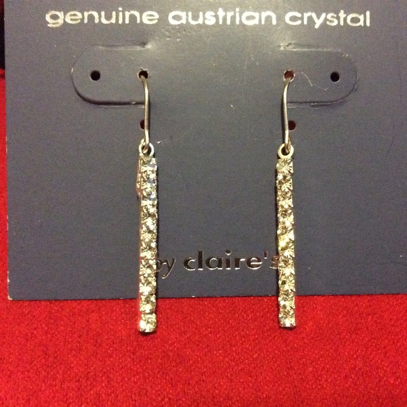Petite dainty genuine Crystal earrings - Picture 3 of 3