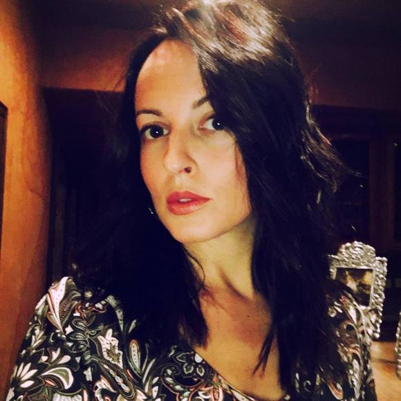 Meet your Posher, Gloria - Picture 1 of 1