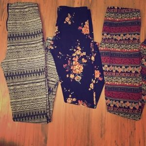 Bundle of Printed leggings!
