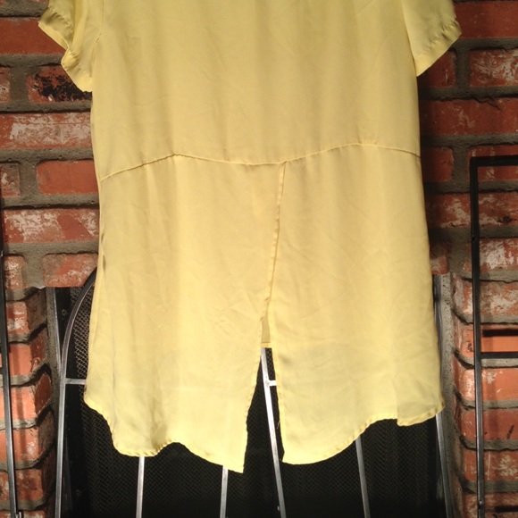 Yellow split back blouse - Picture 2 of 2