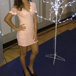 Kimchi blue scalloped lace bodycon