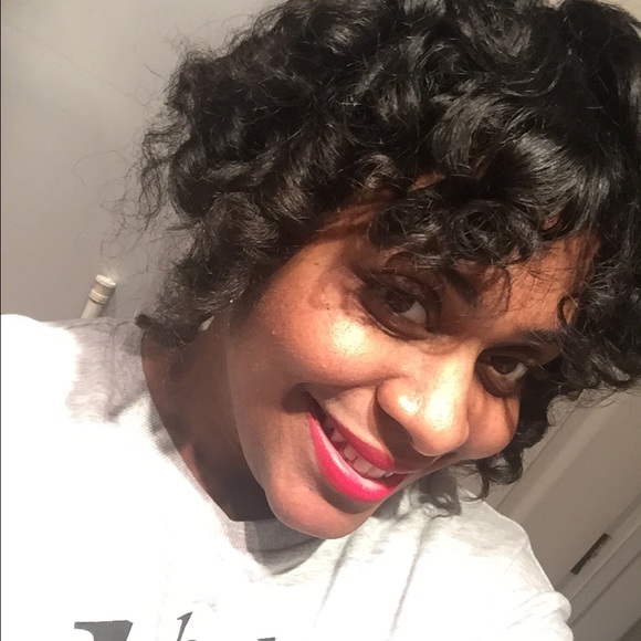 Meet your Posher, Lakisha - Picture 1 of 1