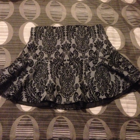 Cute skirt - Picture 1 of 4