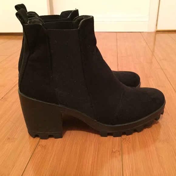Topshop Shoes - TOPSHOP BOOTS BASICALLY NEW - SIZE 10
