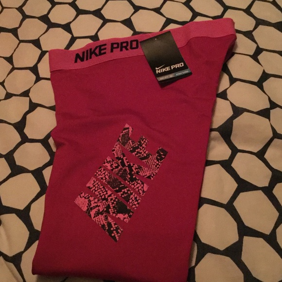 Nike pro Capri Nike  firm women's dri fit - Picture 3 of 3