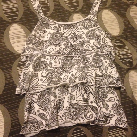 Layered top - Picture 1 of 2