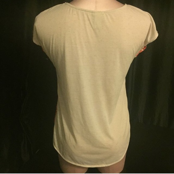 Corral tee shirt with hearts. - Picture 2 of 4