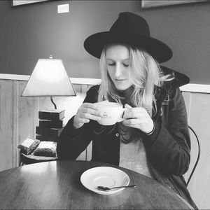 Meet your Posher, Veronica