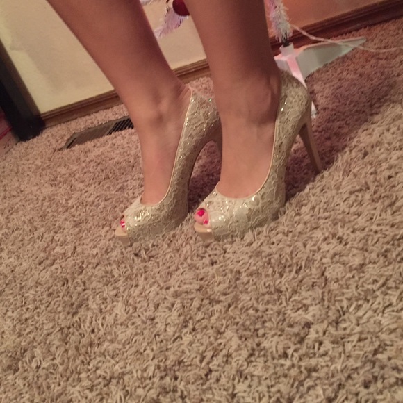 Heels - Picture 2 of 3