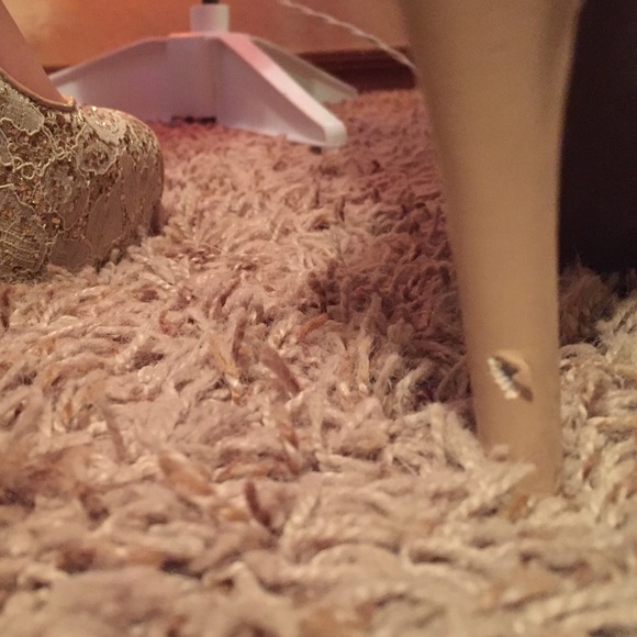 Heels - Picture 3 of 3