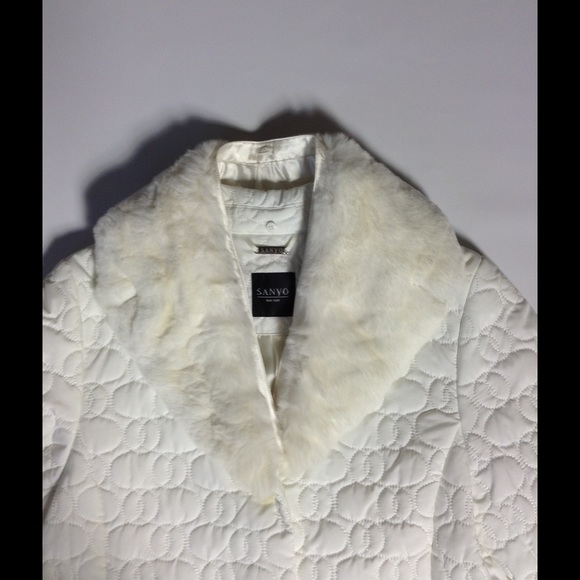 ‼️REDUCED‼️Sanyo Tench with fur collar